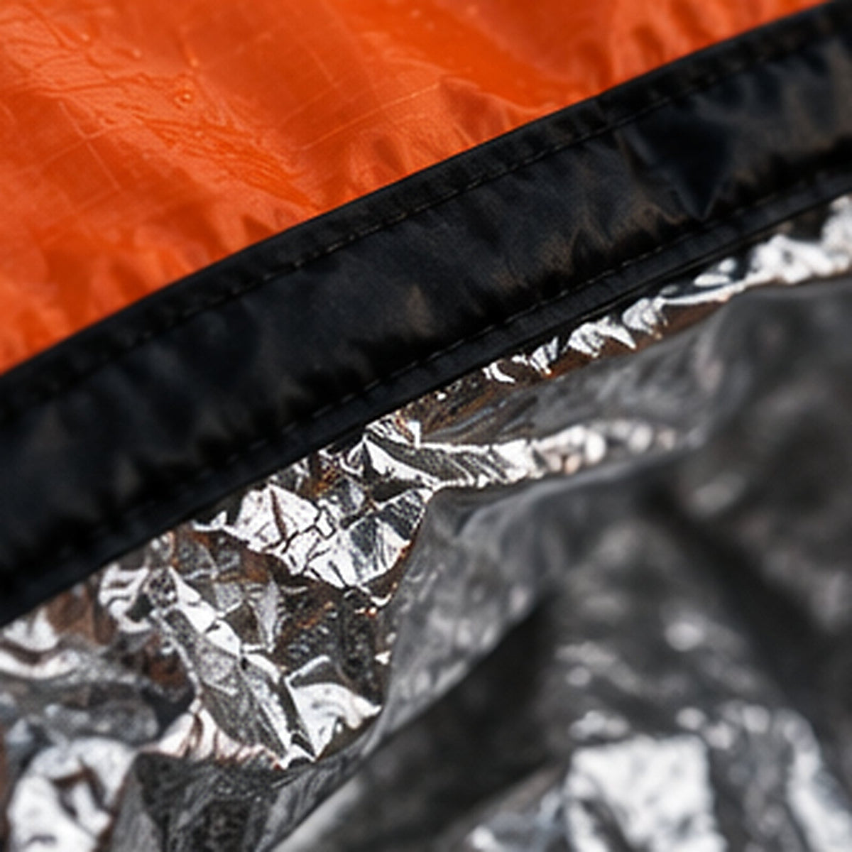 Nödsovsäck – kompakt bivy för bilen och krislådan